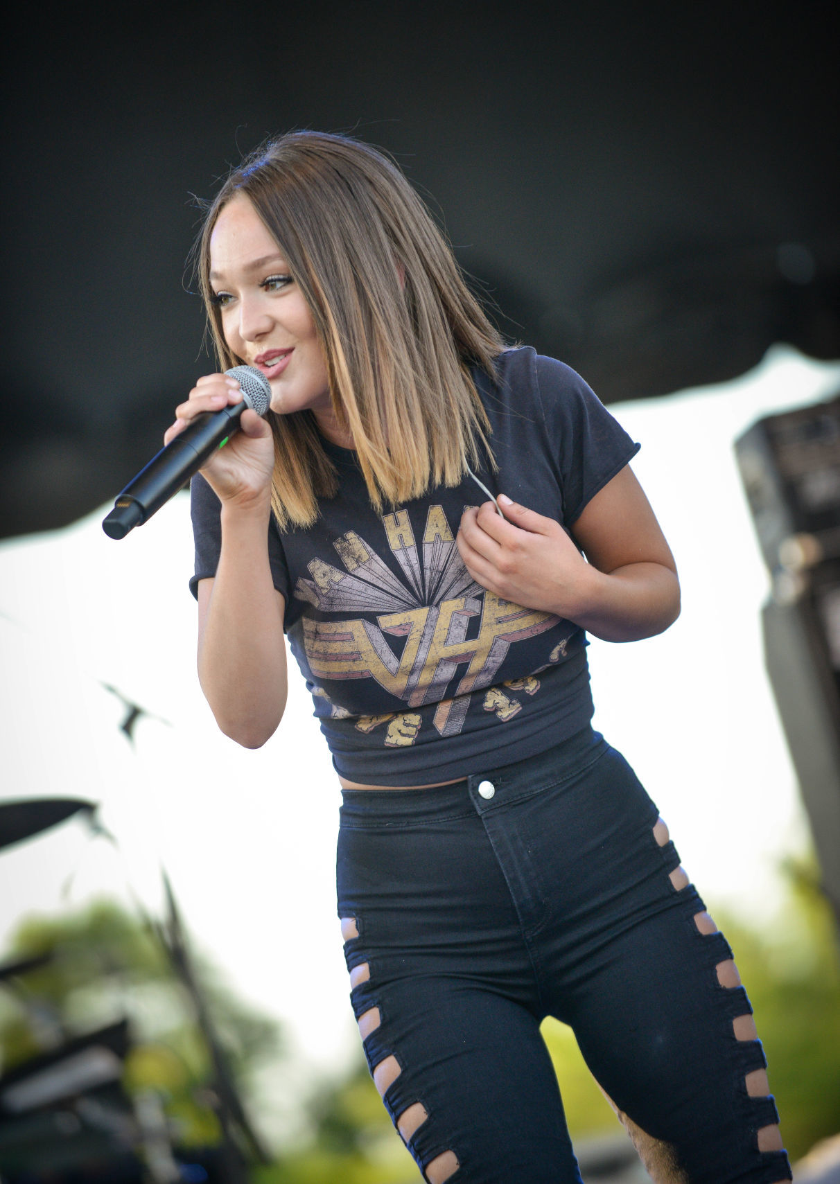 Kira Isabella
